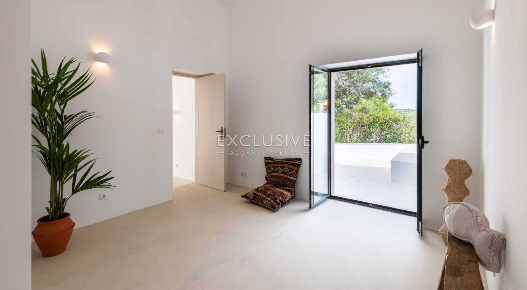 Recently renovated 3 bedroom house in countryside in Bordeira, Faro