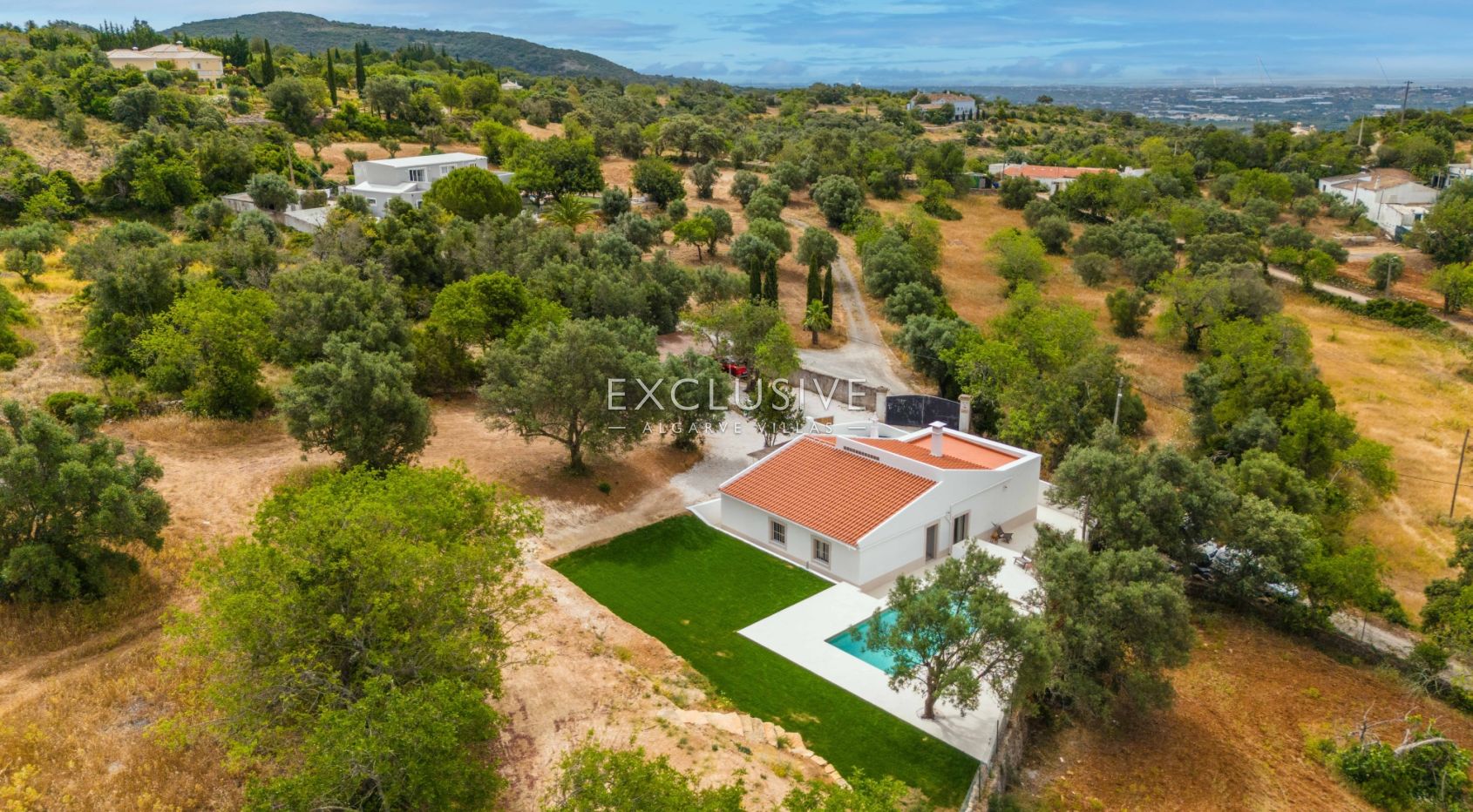 Recently renovated 3 bedroom house in countryside in Bordeira, Faro