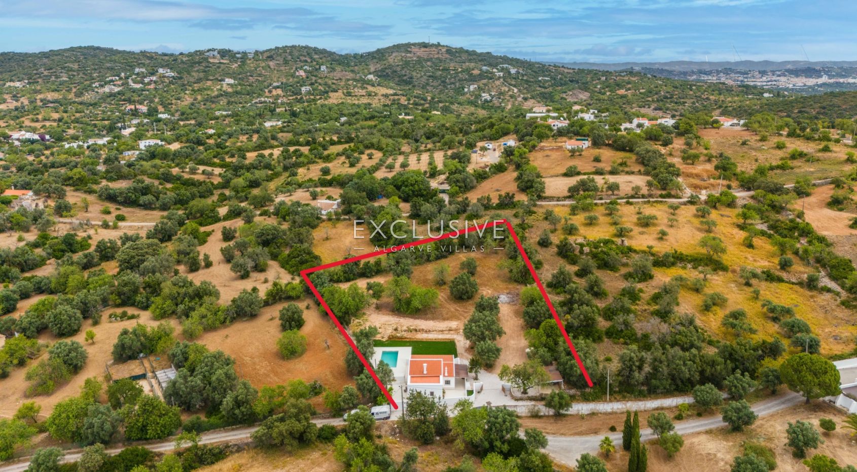 Recently renovated 3 bedroom house in countryside in Bordeira, Faro