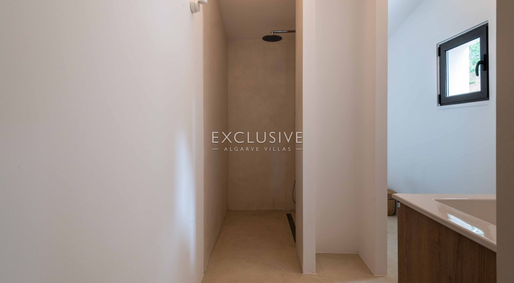 Recently renovated 3 bedroom house in countryside in Bordeira, Faro