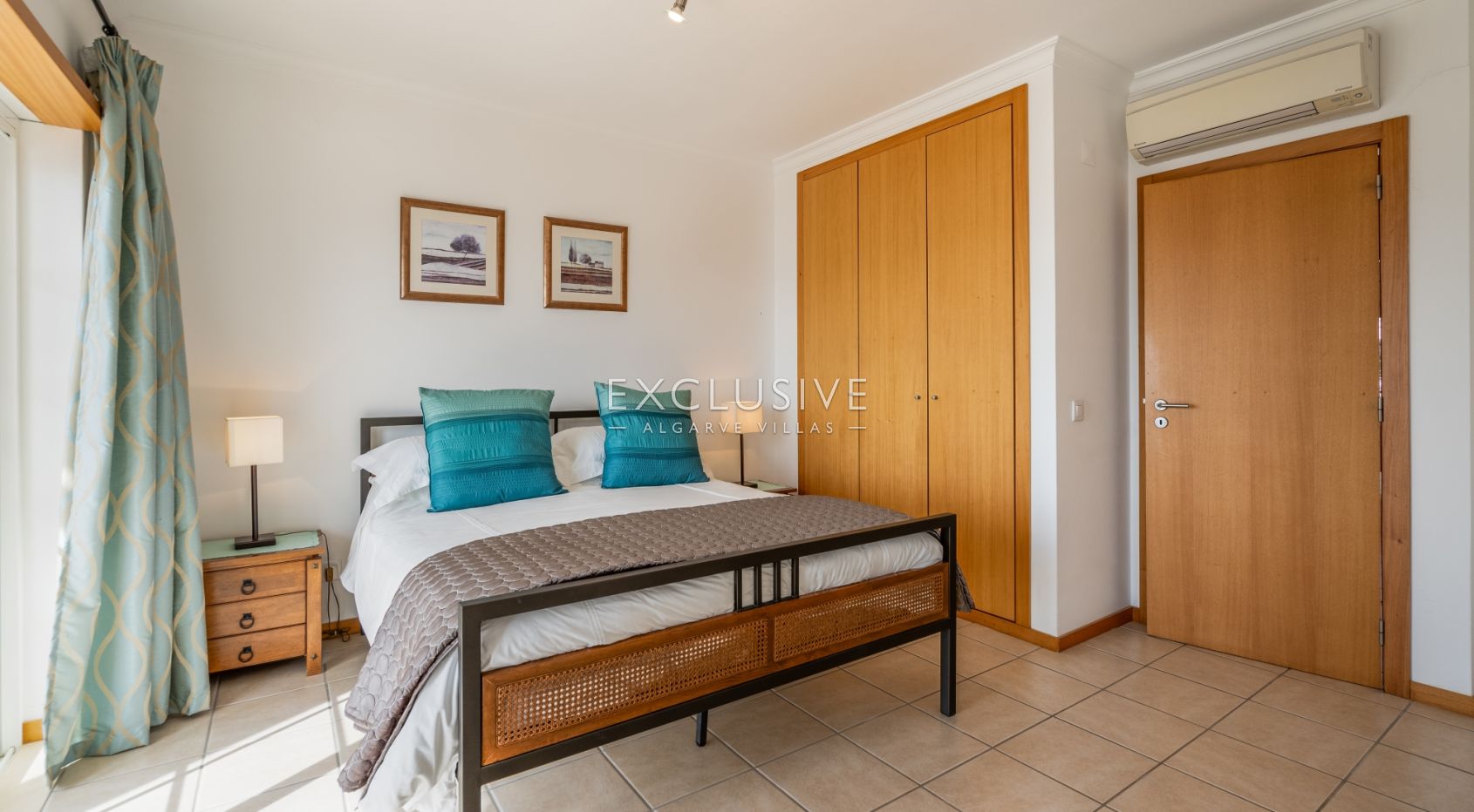 Terraced house with sea views, walking distance to the centre in Praia da Luz