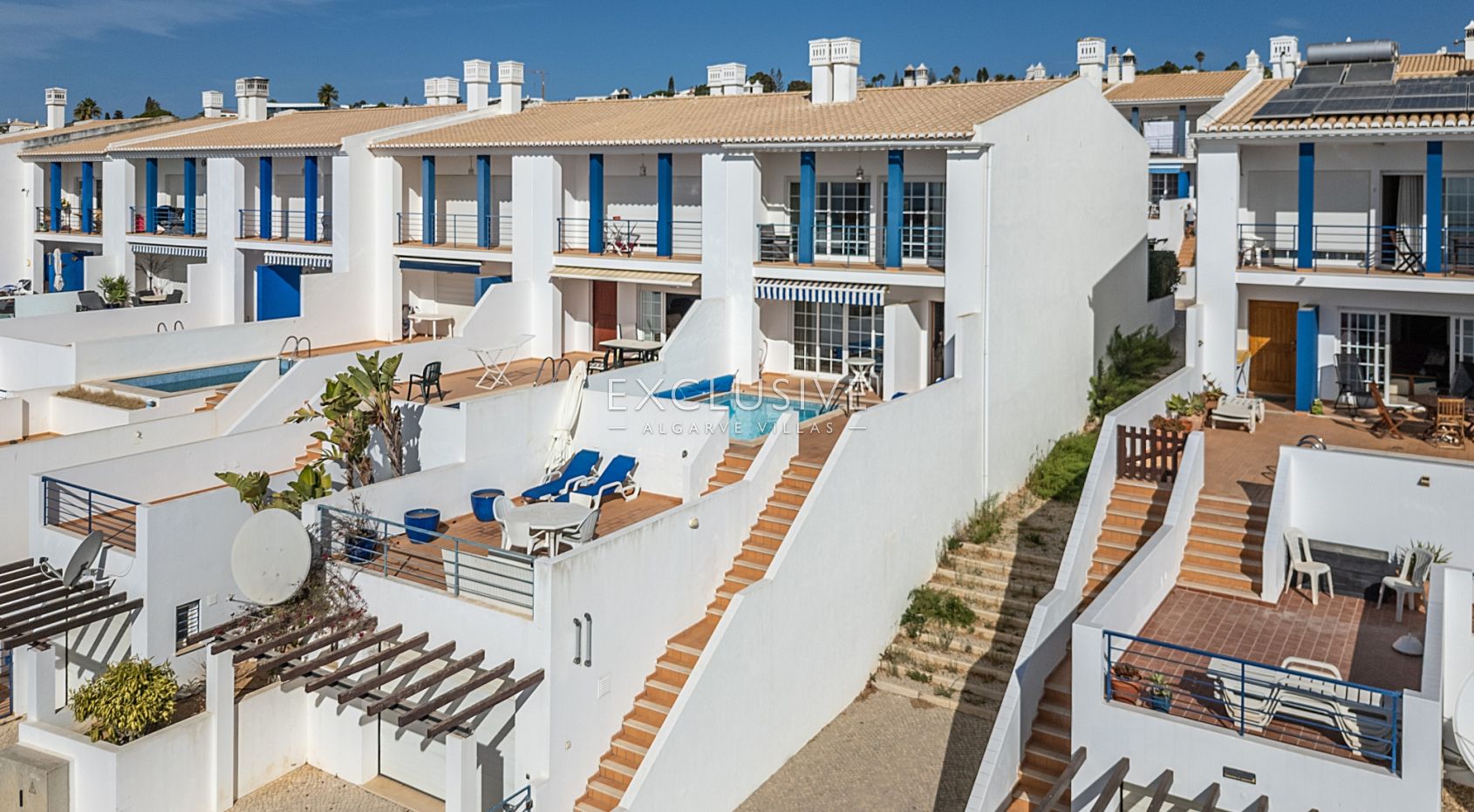 Terraced house with sea views, walking distance to the centre in Praia da Luz