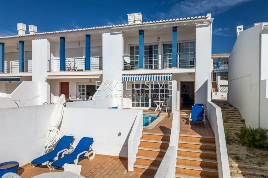 Terraced house with sea views, walking distance to the centre in Praia da Luz