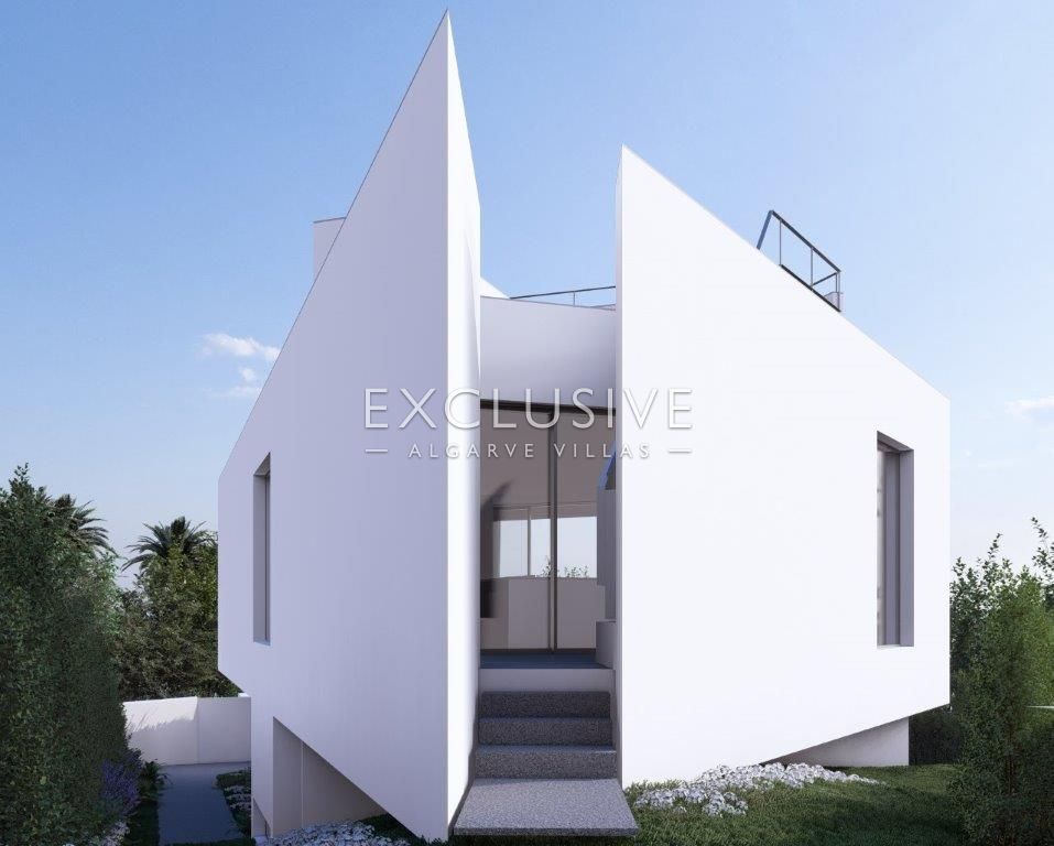 Building plot with approved project by renowned architect close to centre of Luz, Algarve