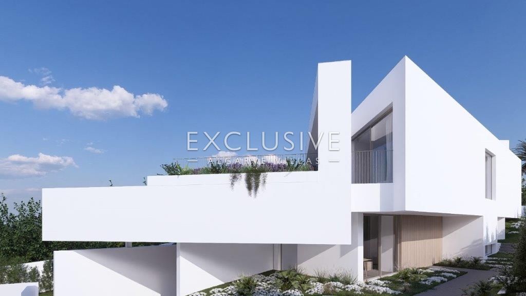 Building plot with approved project by renowned architect close to centre of Luz, Algarve