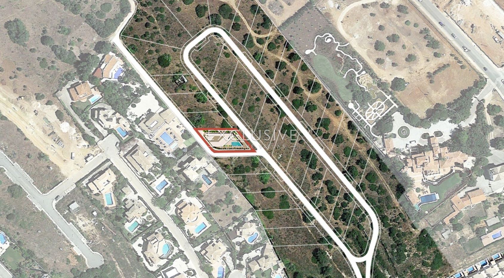 Building plot with approved project by renowned architect close to centre of Luz, Algarve