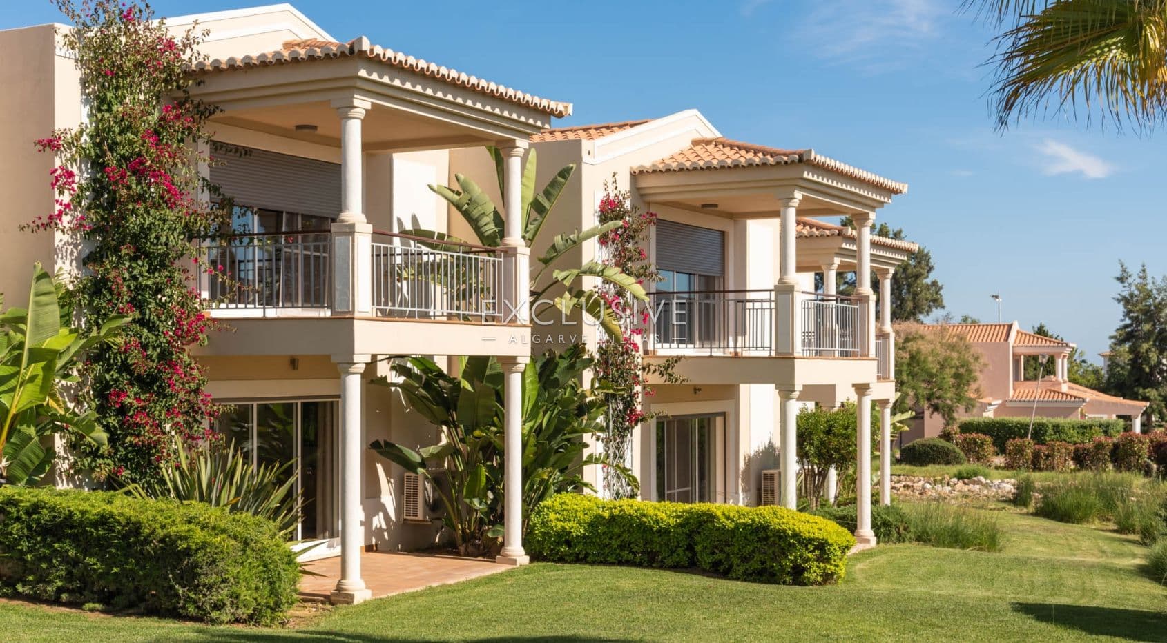 Impressively spacious townhouses, luxury resort, Carvoeiro, Algarve-1