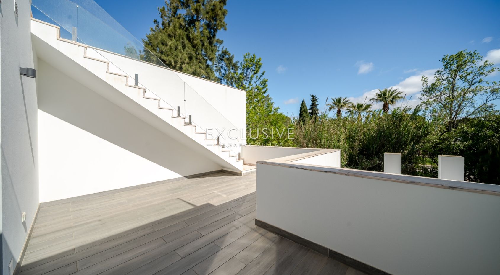 Comprar uma moradia nova 3+1 moderna numa zona muito procurada em Vilamoura