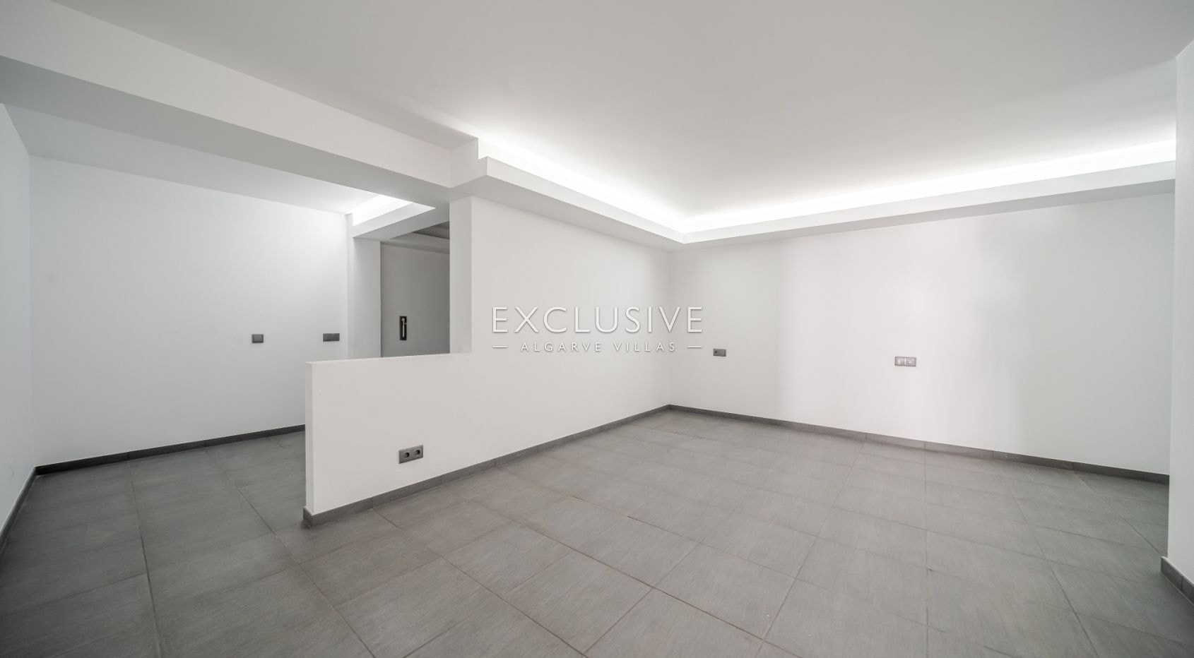 Comprar uma moradia nova 3+1 moderna numa zona muito procurada em Vilamoura