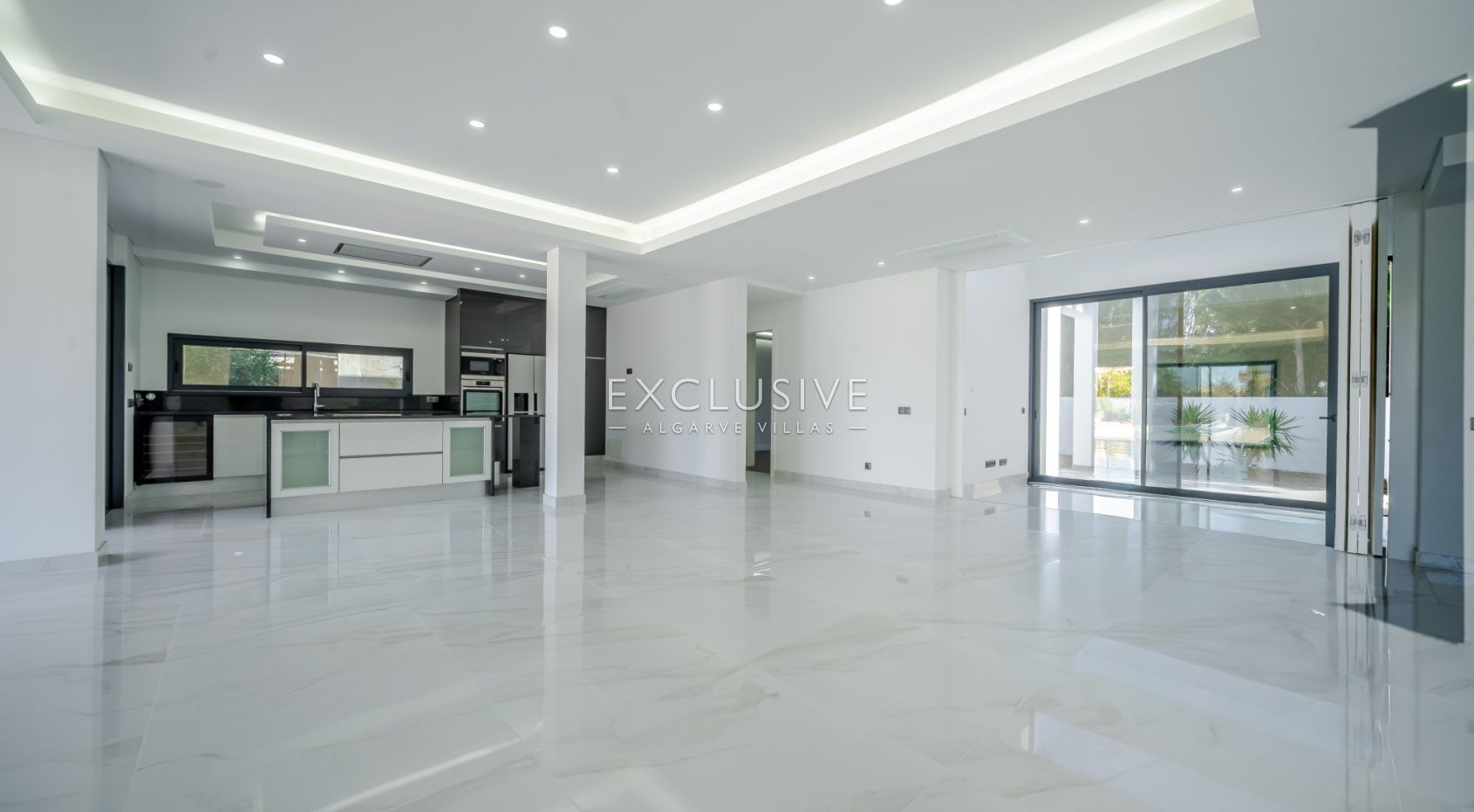 Comprar uma moradia nova 3+1 moderna numa zona muito procurada em Vilamoura