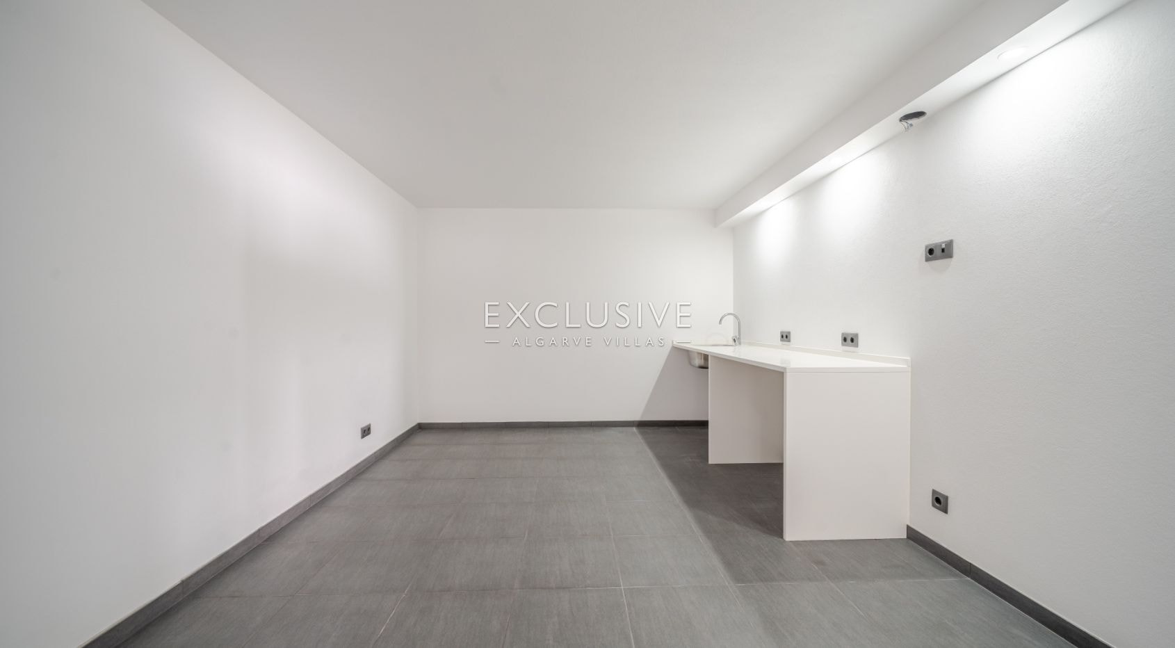 Comprar uma moradia nova 3+1 moderna numa zona muito procurada em Vilamoura