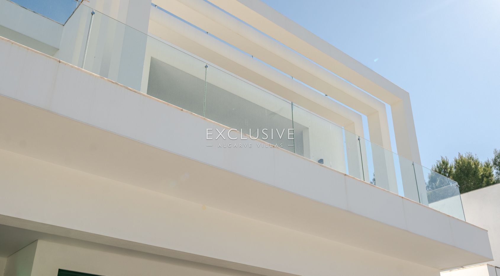 Comprar uma moradia nova 3+1 moderna numa zona muito procurada em Vilamoura