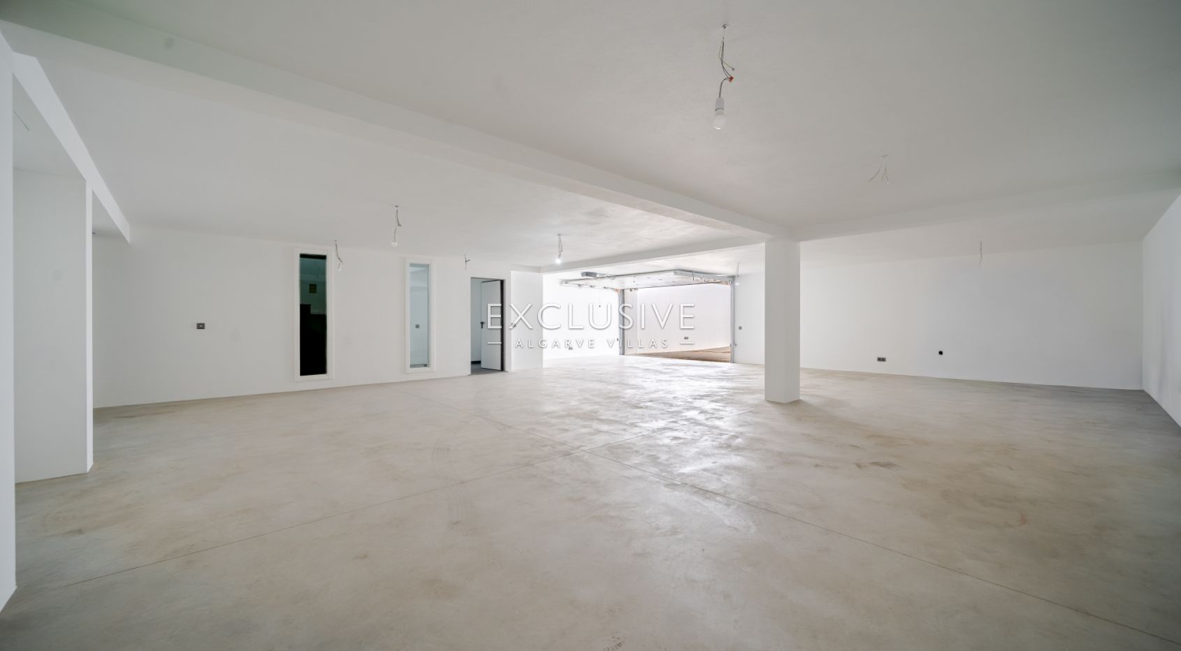 Comprar uma moradia nova 3+1 moderna numa zona muito procurada em Vilamoura