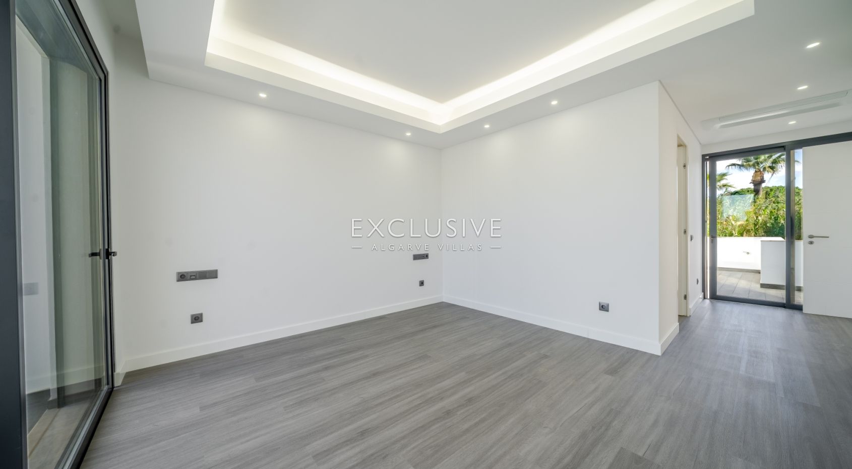Comprar uma moradia nova 3+1 moderna numa zona muito procurada em Vilamoura