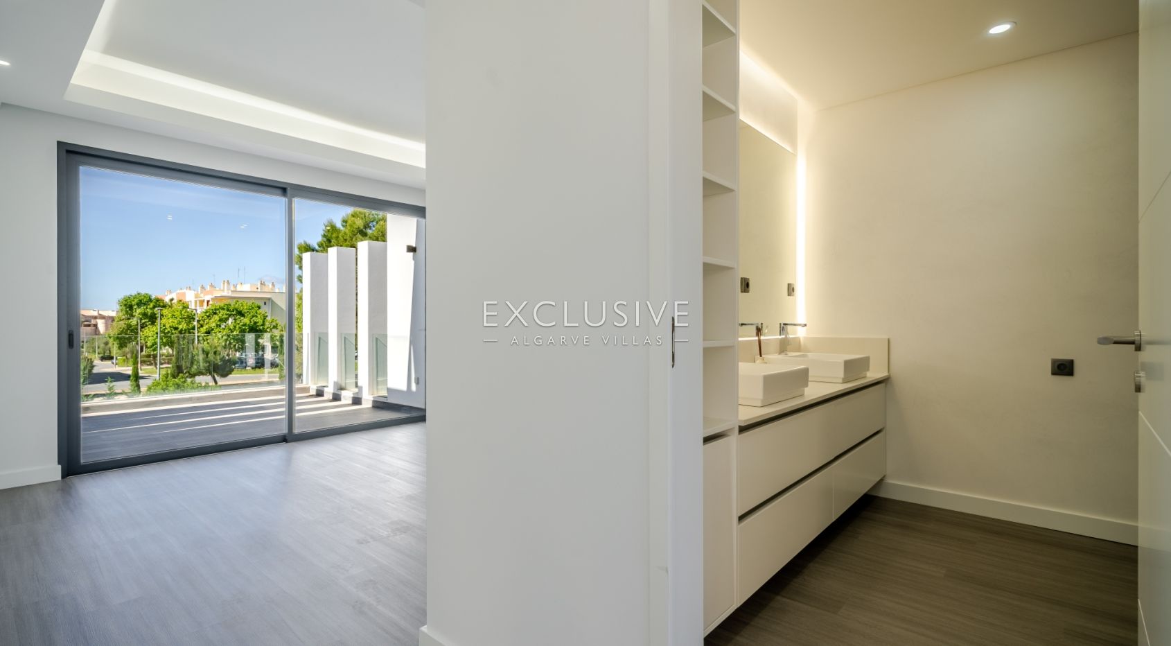Comprar uma moradia nova 3+1 moderna numa zona muito procurada em Vilamoura