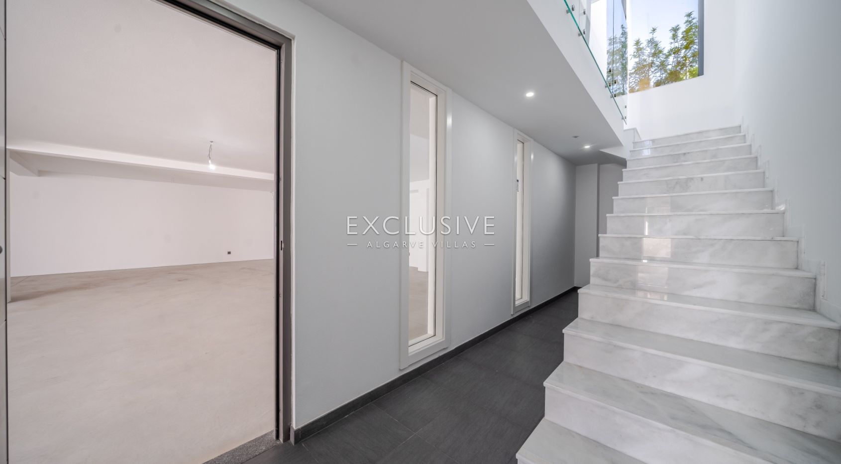 Comprar uma moradia nova 3+1 moderna numa zona muito procurada em Vilamoura