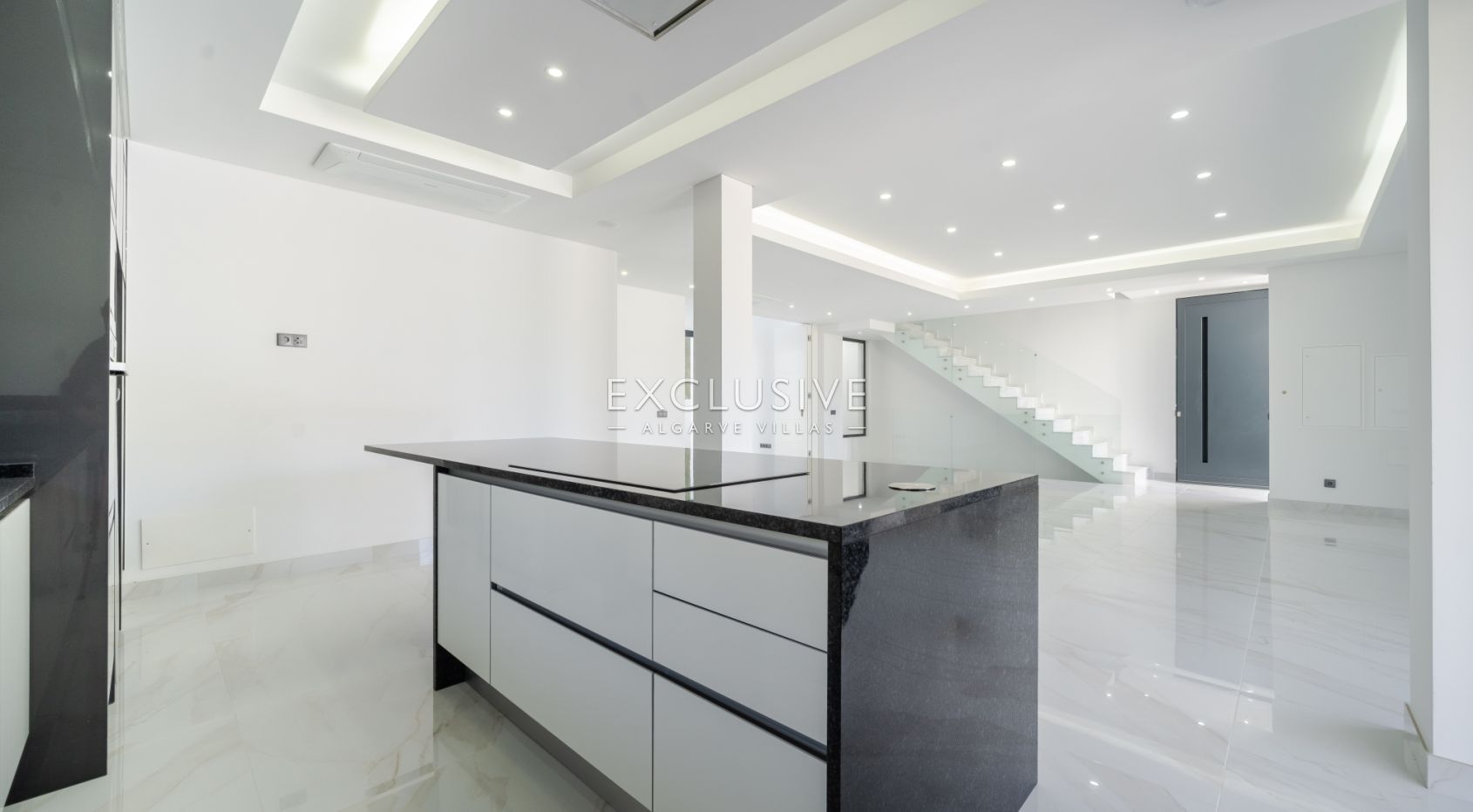 Comprar uma moradia nova 3+1 moderna numa zona muito procurada em Vilamoura