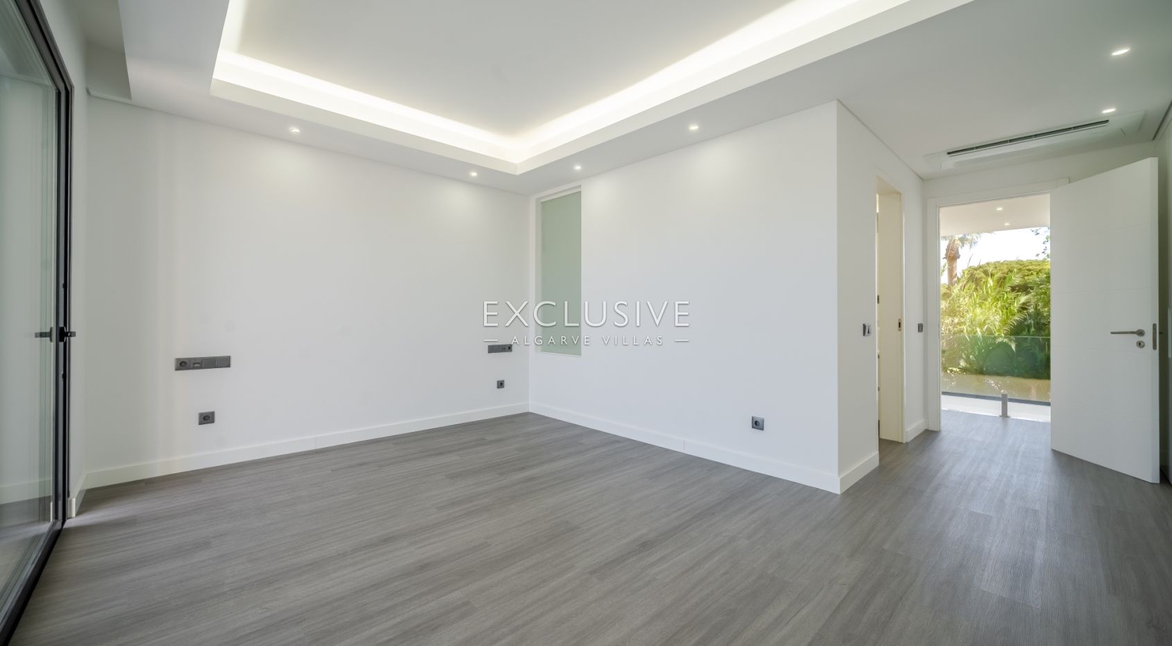 Comprar uma moradia nova 3+1 moderna numa zona muito procurada em Vilamoura