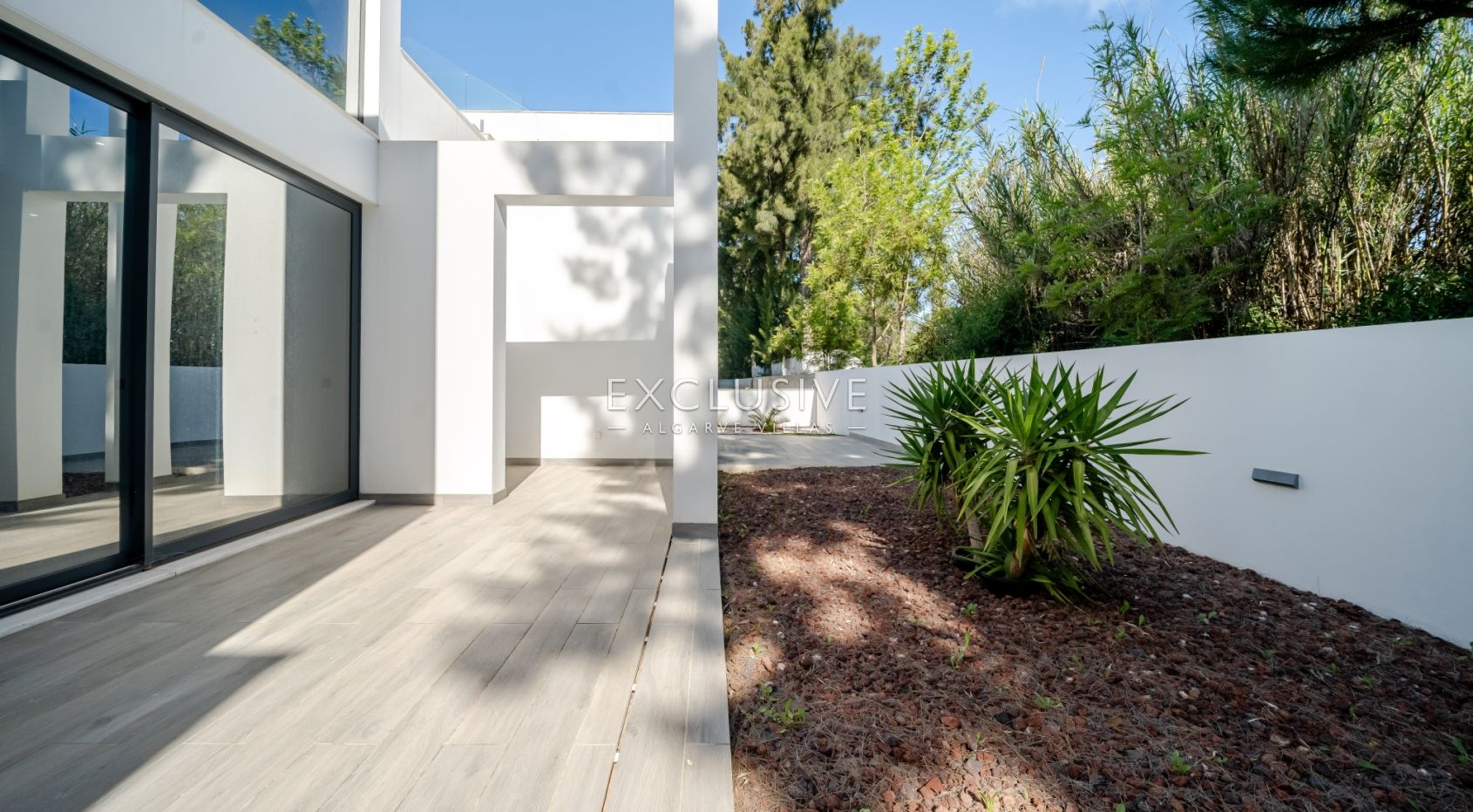 Comprar uma moradia nova 3+1 moderna numa zona muito procurada em Vilamoura
