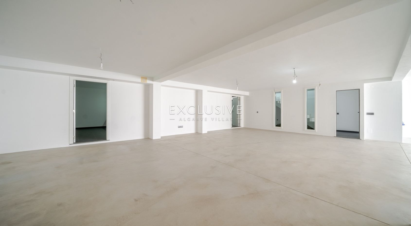 Comprar uma moradia nova 3+1 moderna numa zona muito procurada em Vilamoura