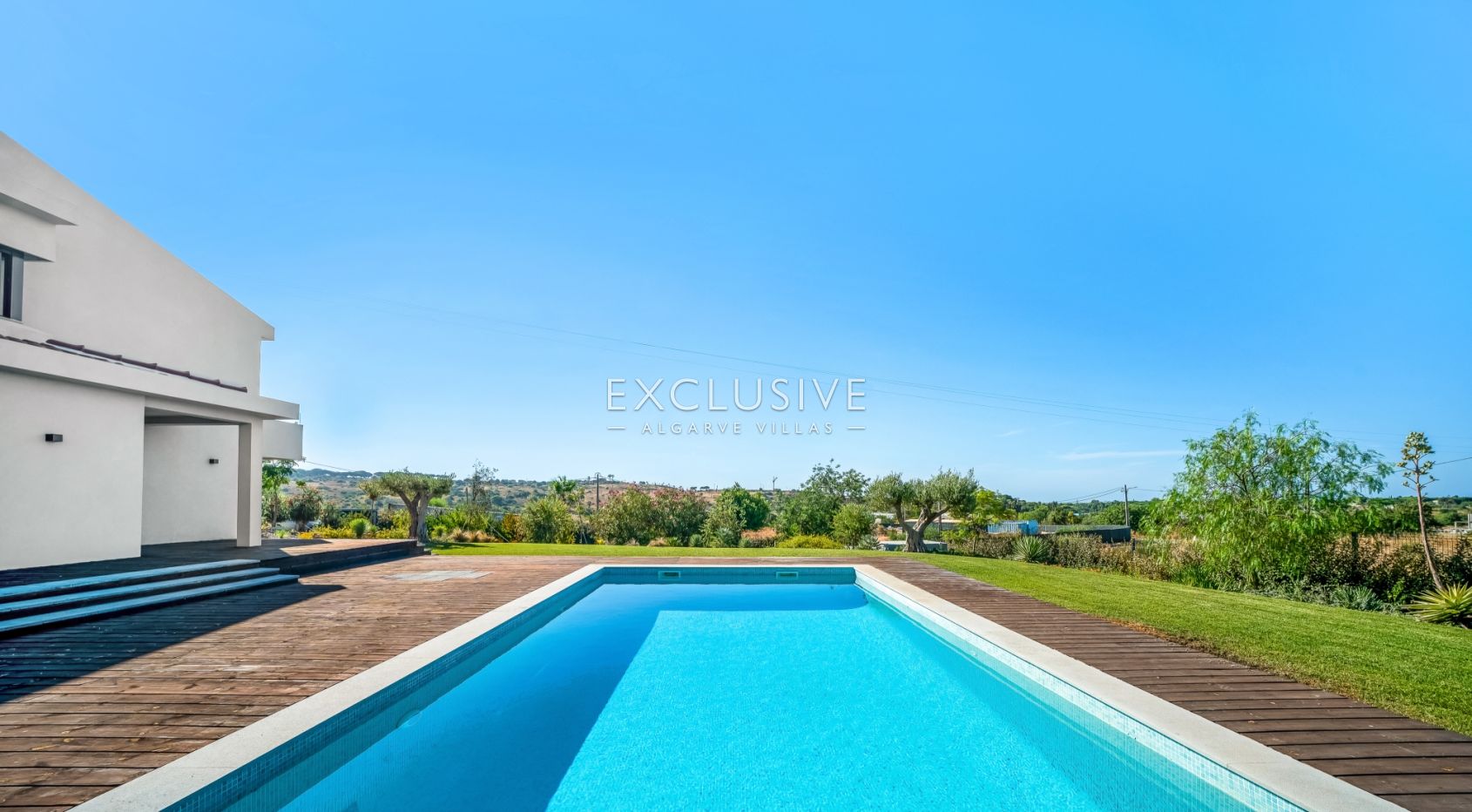 7 bedroom modern villa near Quarteira Beach, Algarve