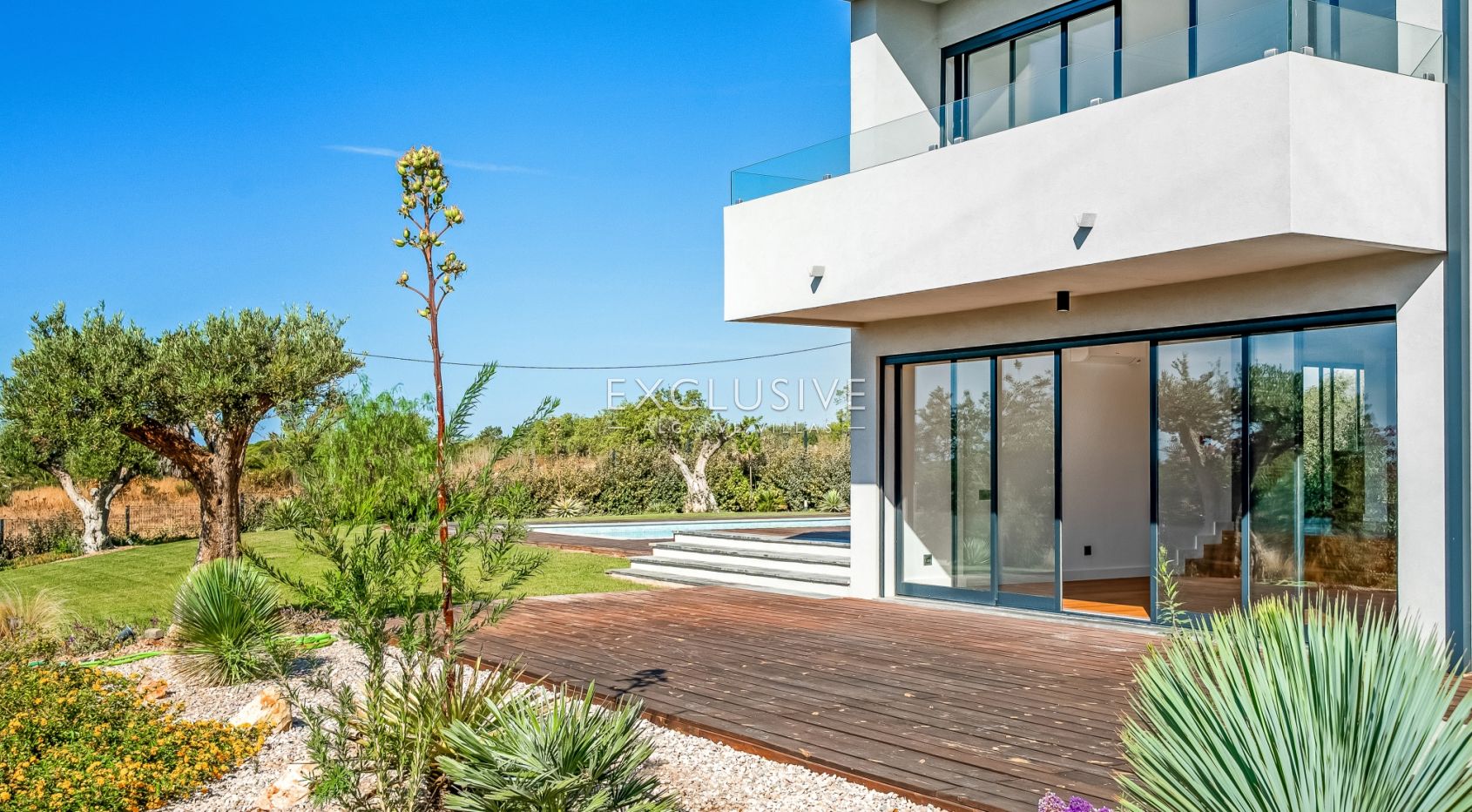 7 bedroom modern villa near Quarteira Beach, Algarve