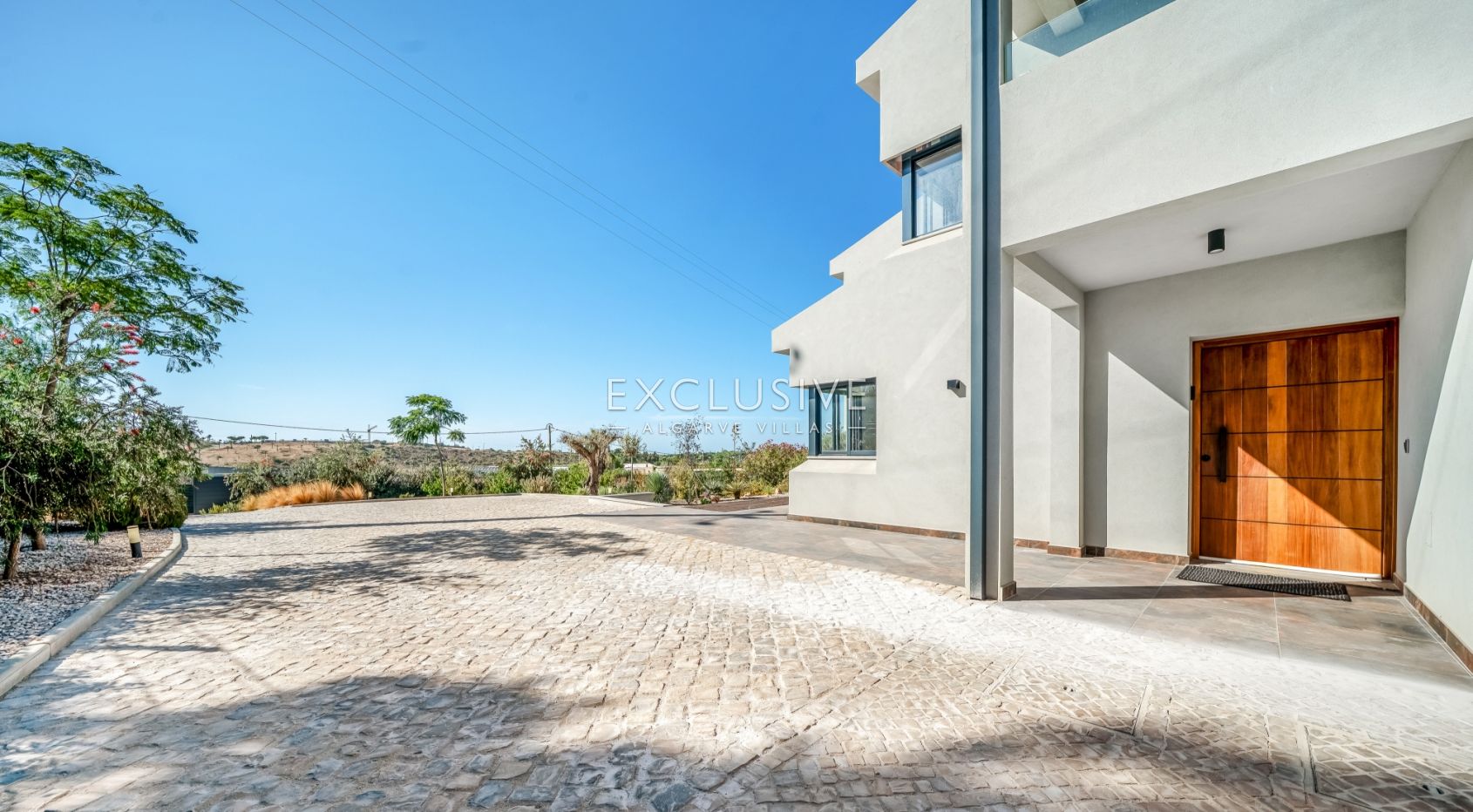 7 bedroom modern villa near Quarteira Beach, Algarve