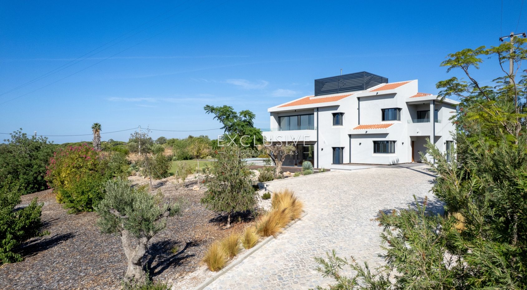 7 bedroom modern villa near Quarteira Beach, Algarve