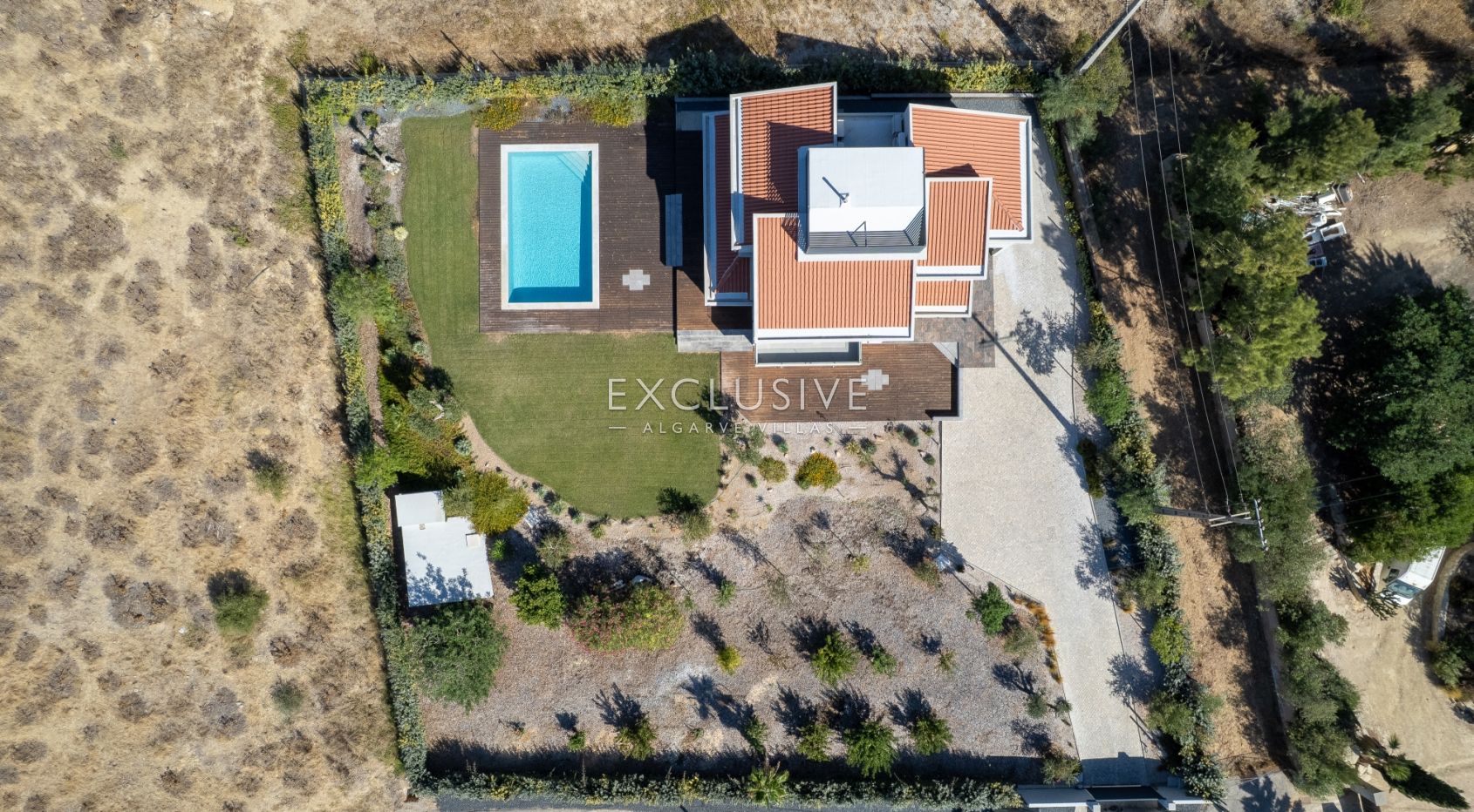 7 bedroom modern villa near Quarteira Beach, Algarve