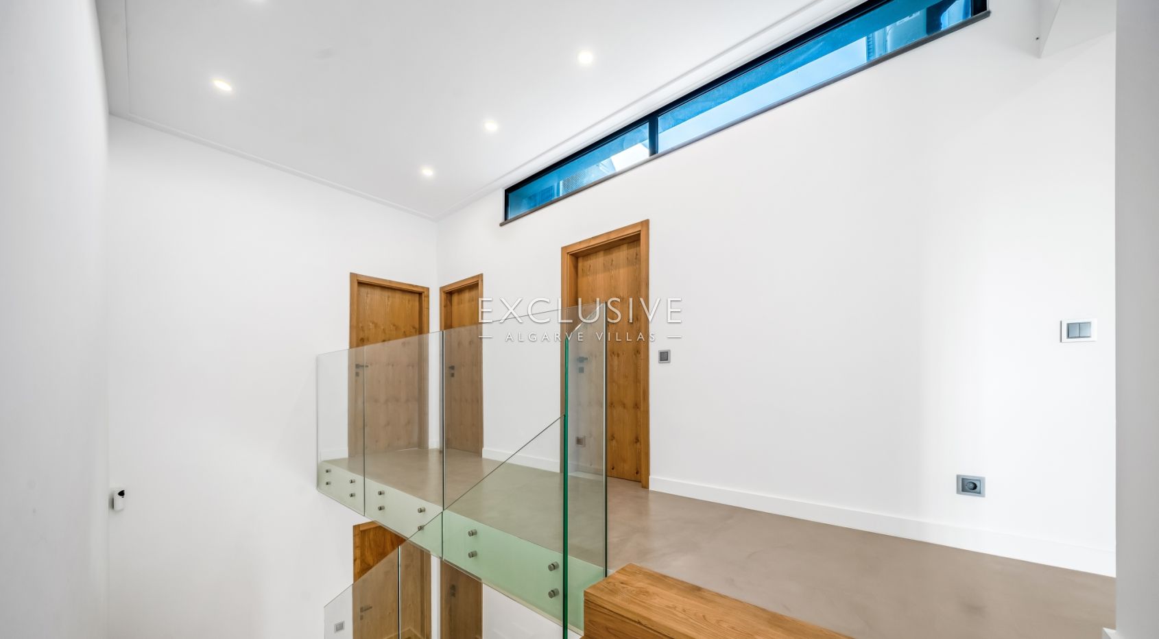 7 bedroom modern villa near Quarteira Beach, Algarve