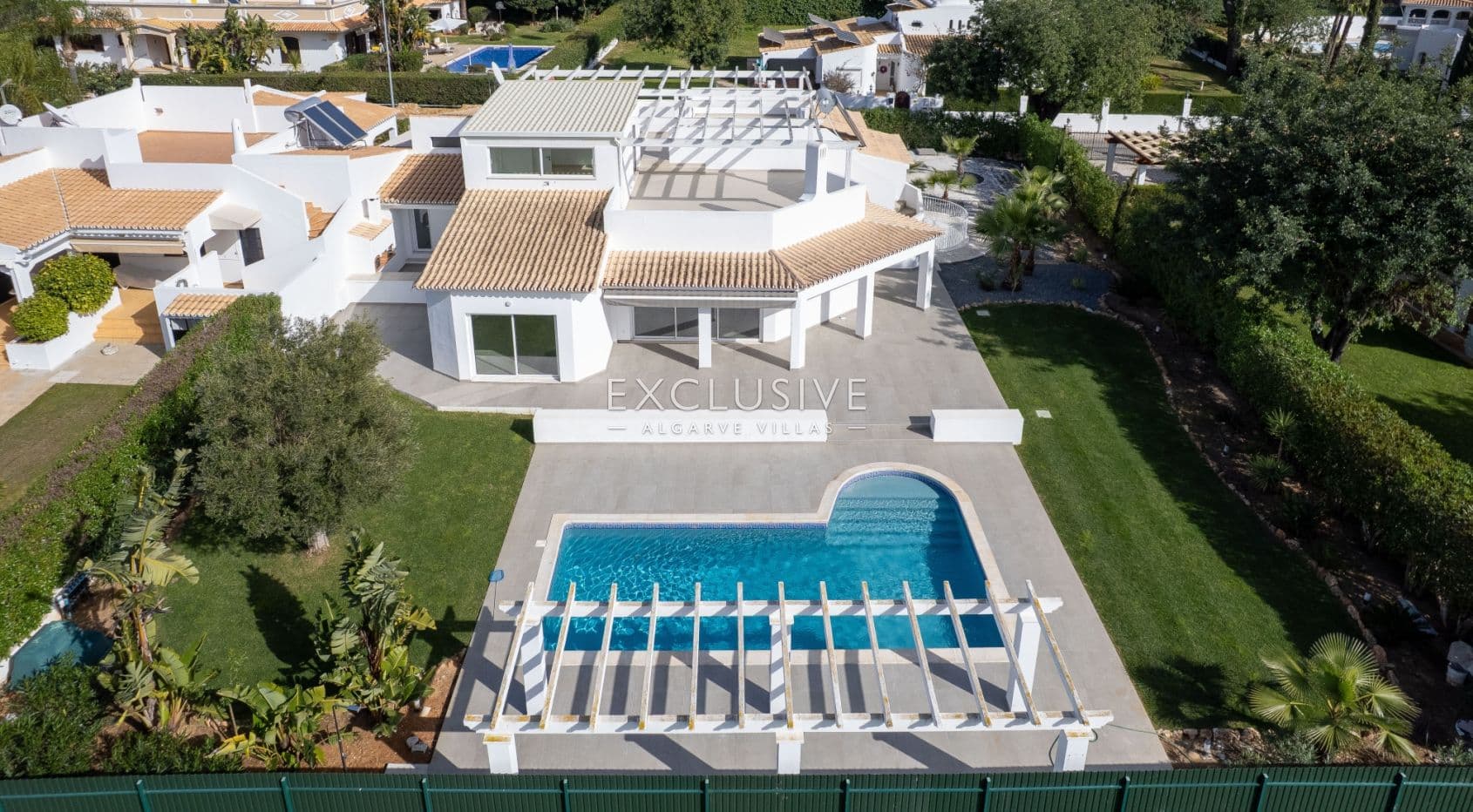 villa rénovée de 4 chambres à Vilamoura, Algarve-1