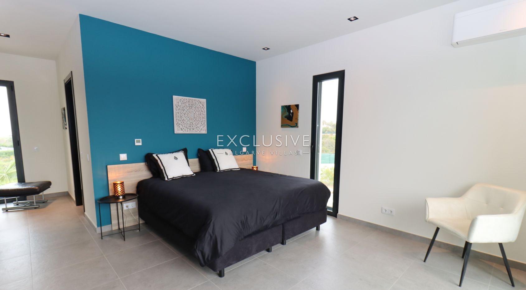 Contemporary 4 bedroom villa with pool in Carvoeiro, Algarve