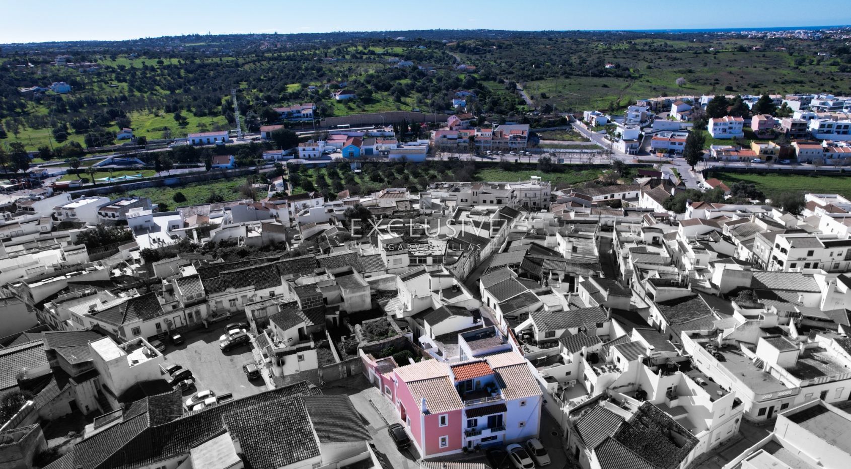 Charmantes Stadthaus mit 4 Schlafzimmern und Pool in dem ruhigen Dorf Estombar, Algarve