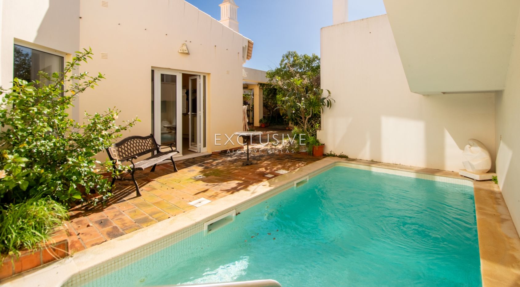 Charmantes Stadthaus mit 4 Schlafzimmern und Pool in dem ruhigen Dorf Estombar, Algarve