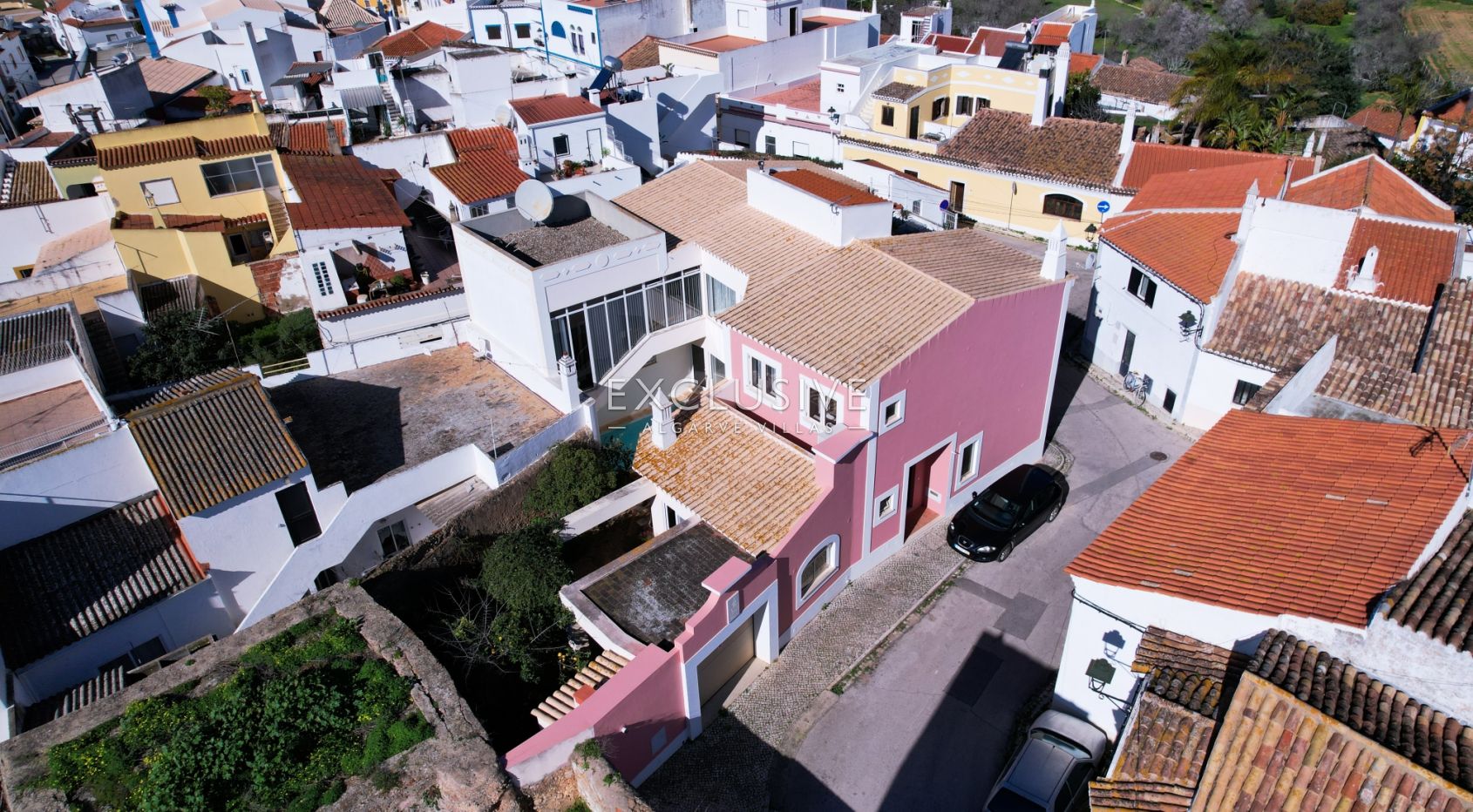 Charmantes Stadthaus mit 4 Schlafzimmern und Pool in dem ruhigen Dorf Estombar, Algarve