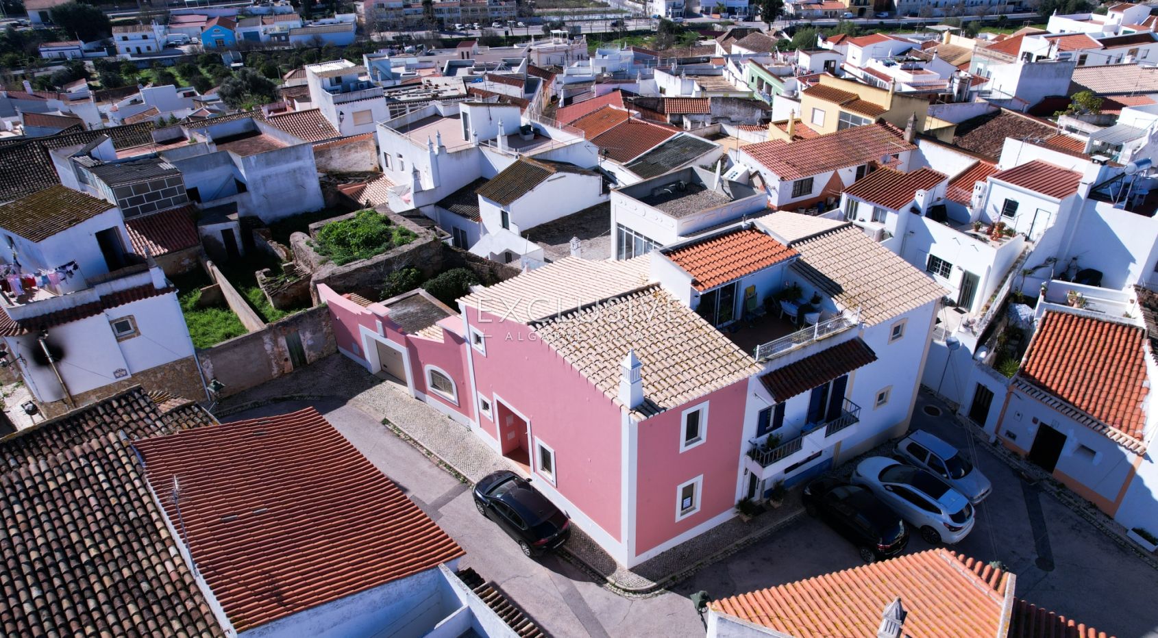 Charmantes Stadthaus mit 4 Schlafzimmern und Pool in dem ruhigen Dorf Estombar, Algarve