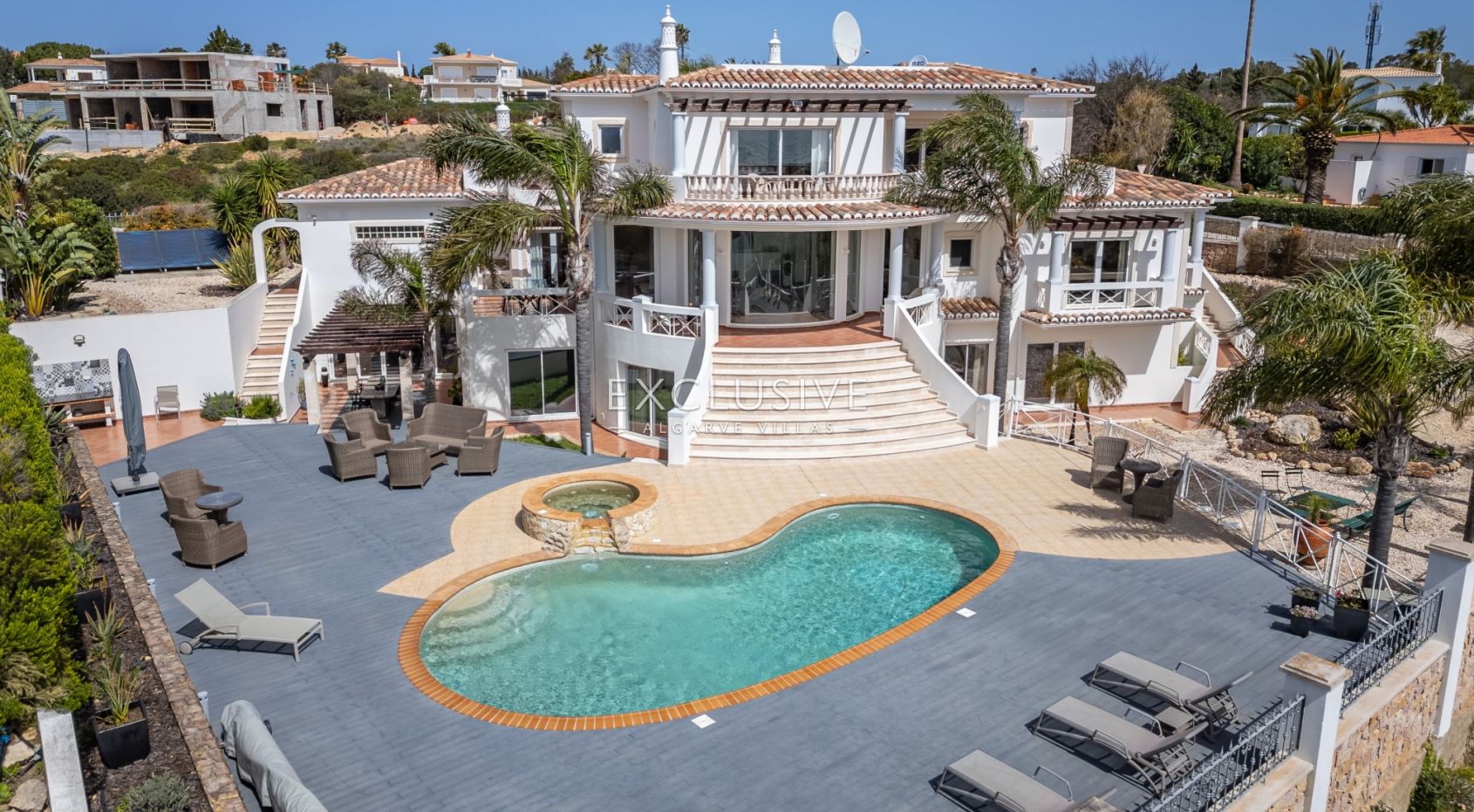 villa de 4+3 chambres avec vue sur la mer et les falaises Carvoeiro, Algarve