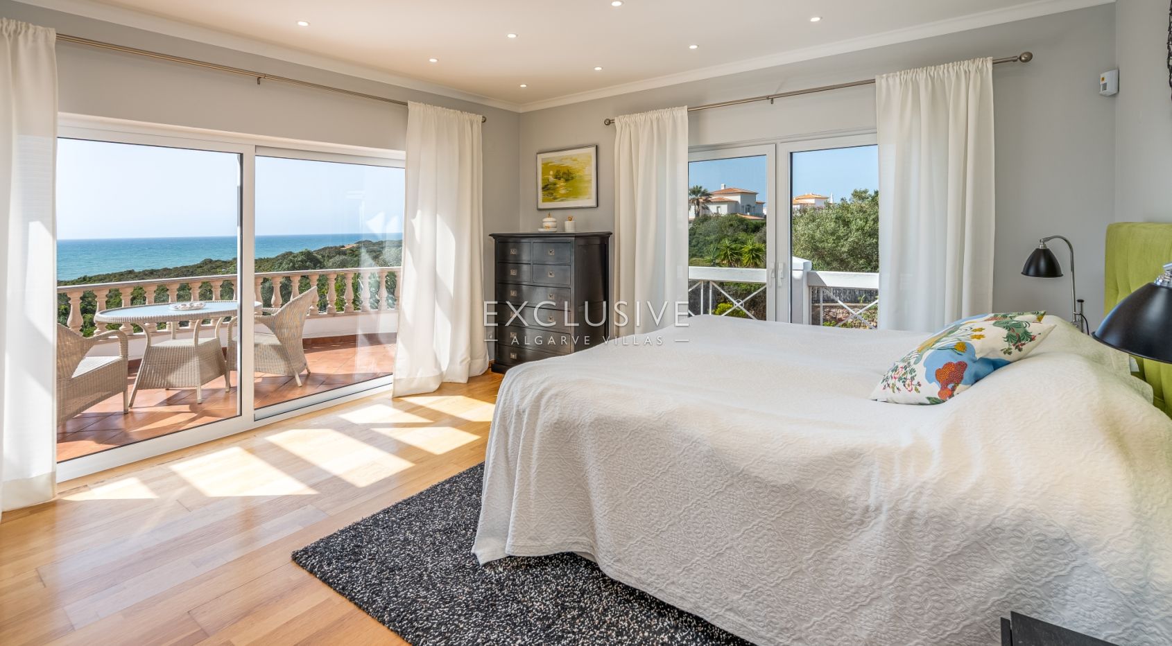 villa de 4+3 chambres avec vue sur la mer et les falaises Carvoeiro, Algarve