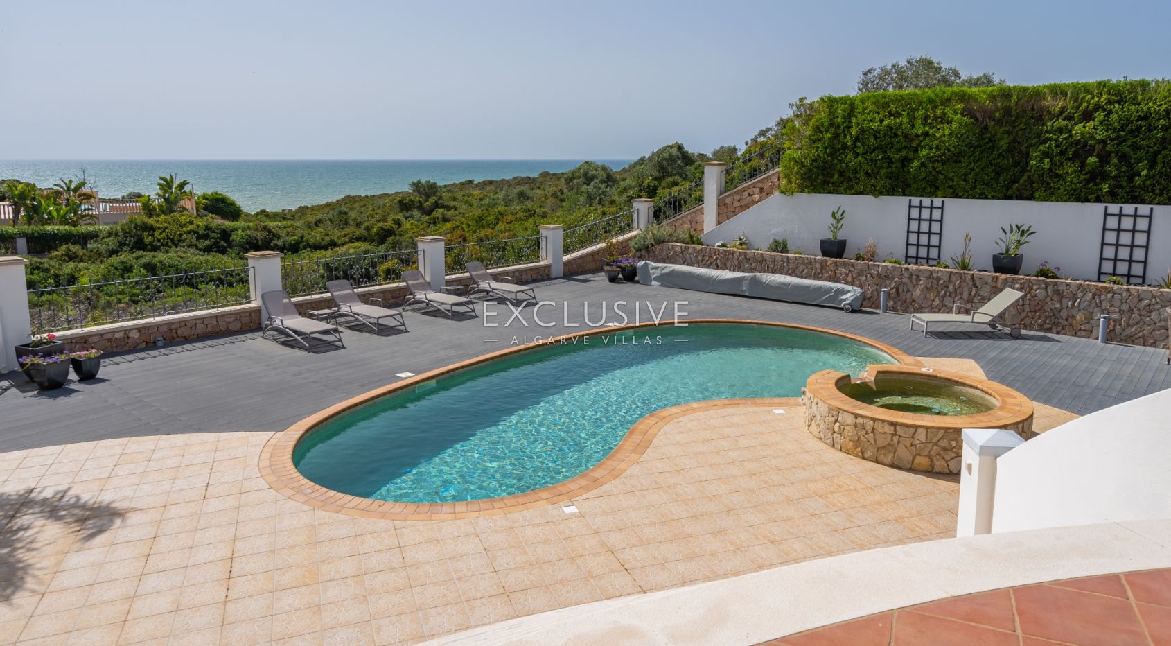 villa de 4+3 chambres avec vue sur la mer et les falaises Carvoeiro, Algarve