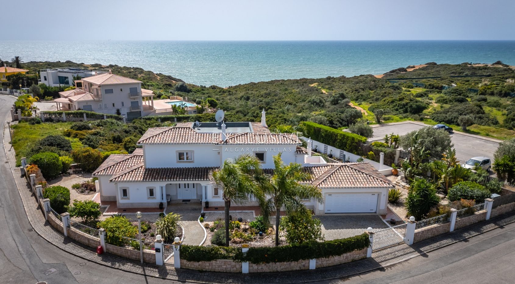 villa de 4+3 chambres avec vue sur la mer et les falaises Carvoeiro, Algarve