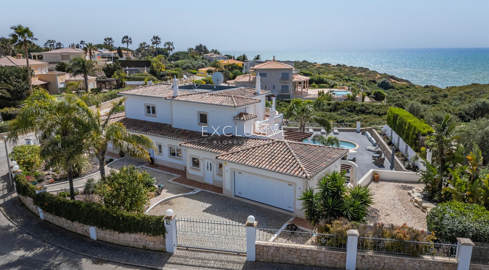 villa de 4+3 chambres avec vue sur la mer et les falaises Carvoeiro, Algarve