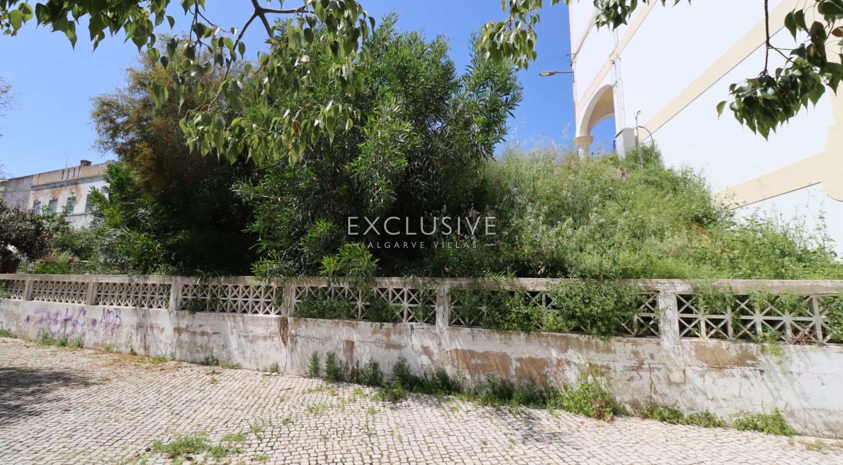 Carvoeiro centre building plot within walking distance to the beach, unique opportunity