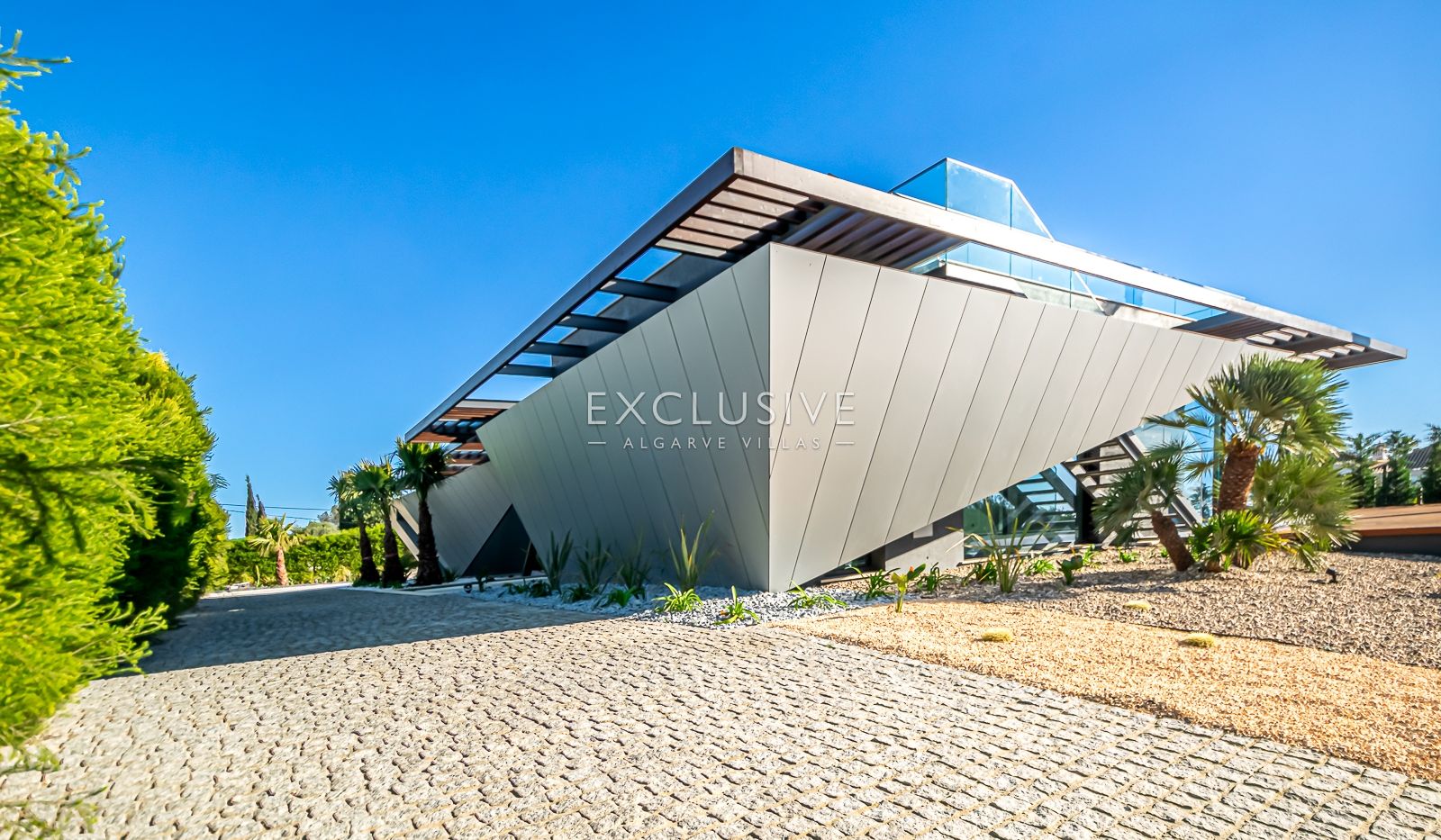 4 Schlafzimmer moderne Villa mit Pool und Meerblick in Carvoeiro, Algarve
