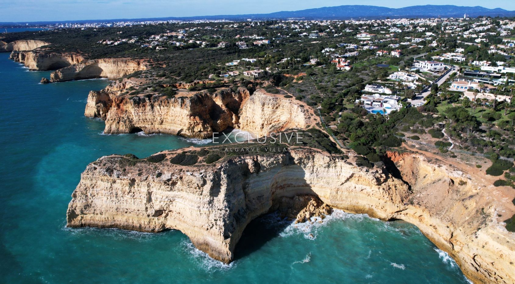 4 Schlafzimmer moderne Villa mit Pool und Meerblick in Carvoeiro, Algarve