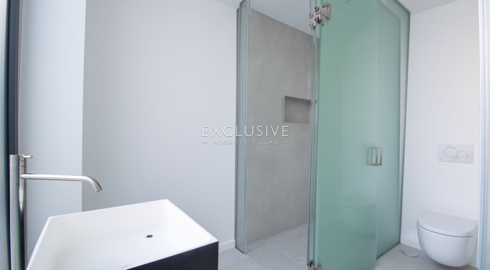 4 Schlafzimmer moderne Villa mit Pool und Meerblick in Carvoeiro, Algarve