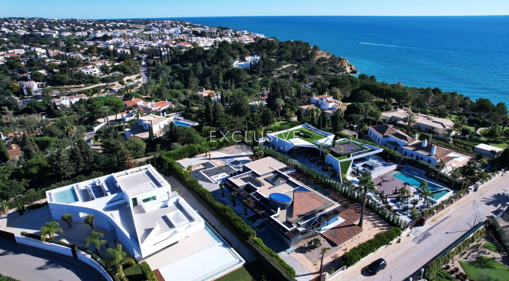 4 Schlafzimmer moderne Villa mit Pool und Meerblick in Carvoeiro, Algarve-2