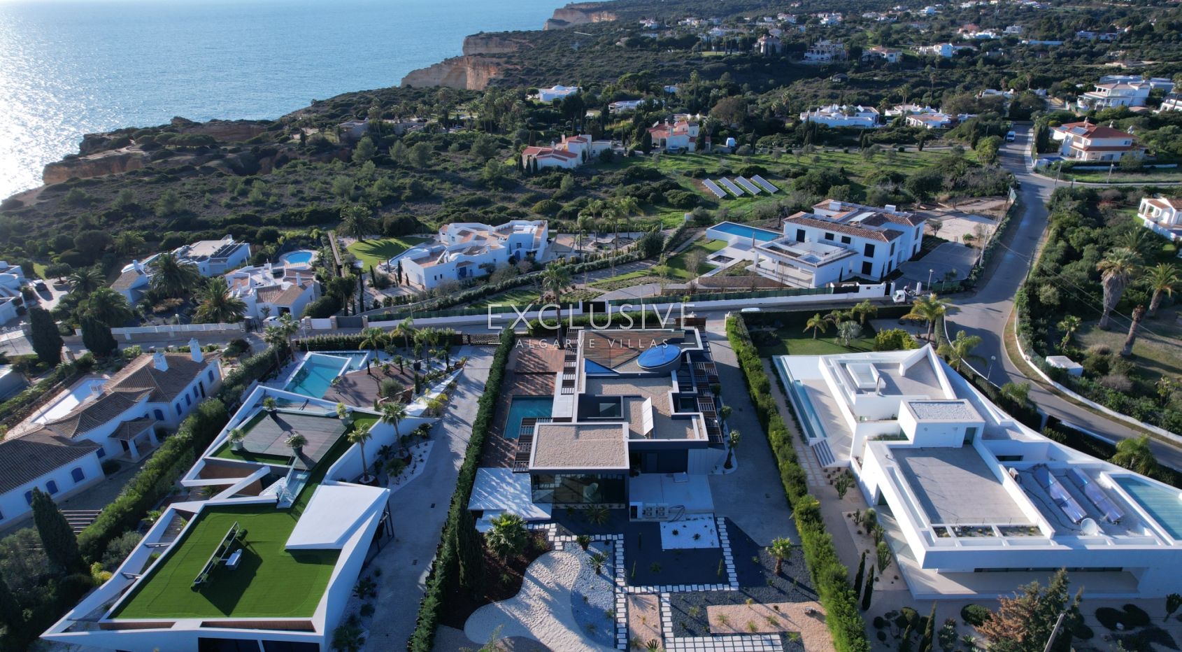 4 Schlafzimmer moderne Villa mit Pool und Meerblick in Carvoeiro, Algarve