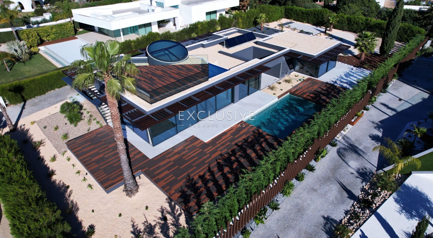 4 Schlafzimmer moderne Villa mit Pool und Meerblick in Carvoeiro, Algarve