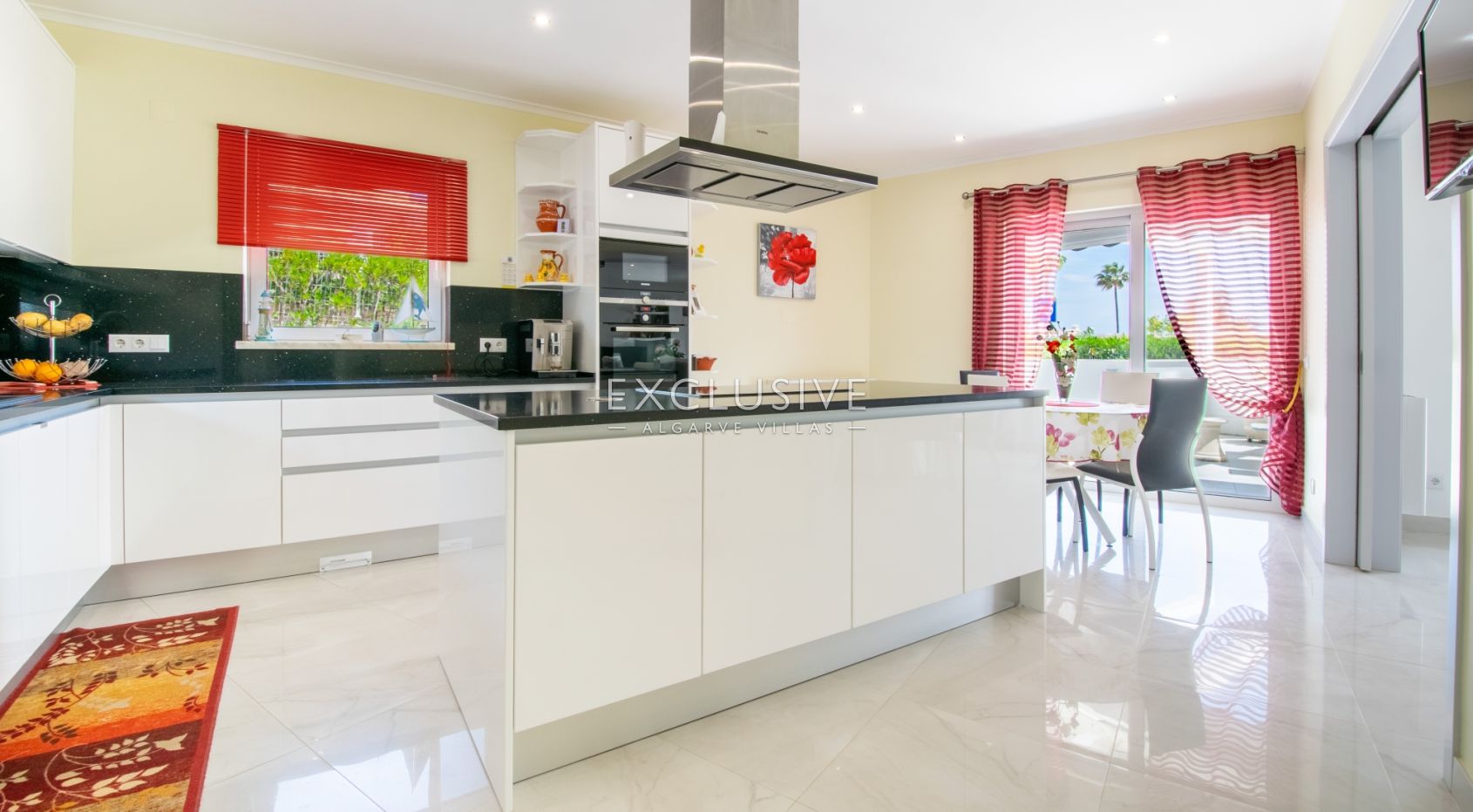 une propriété à Carvoeiro - Luxury 4 bedroom villa with pool with sea views, Algarve