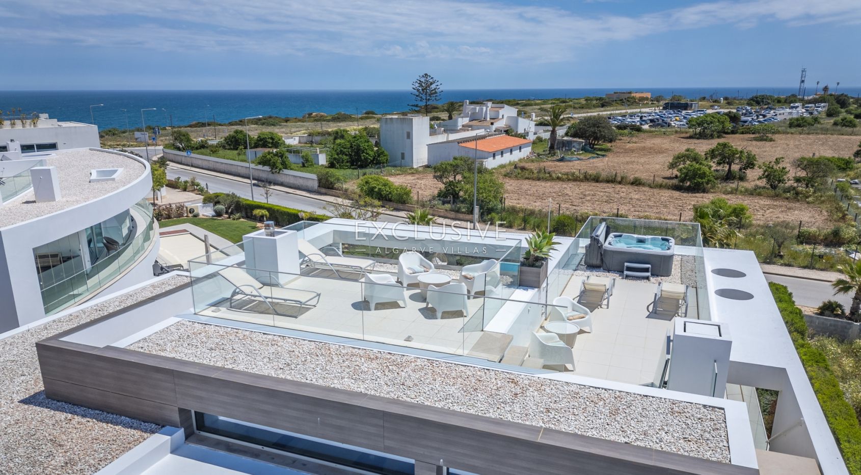 Contemporary Villa with fabulous Sea Views, Walking Distance to Beaches and Historic Centre